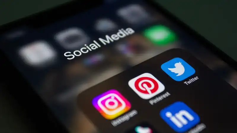 What Is Organic Social Media Marketing (And Does It Still Work in 2026?)